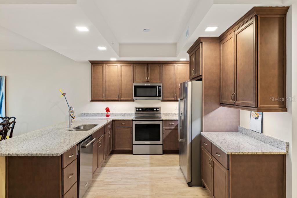 Image 22 of 70 For 260 Hidden Bay Drive 304