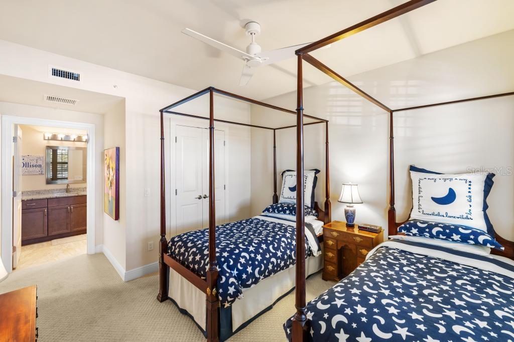 Image 35 of 70 For 260 Hidden Bay Drive 304