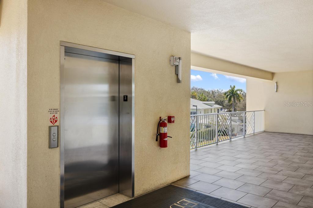 Image 8 of 70 For 260 Hidden Bay Drive 304