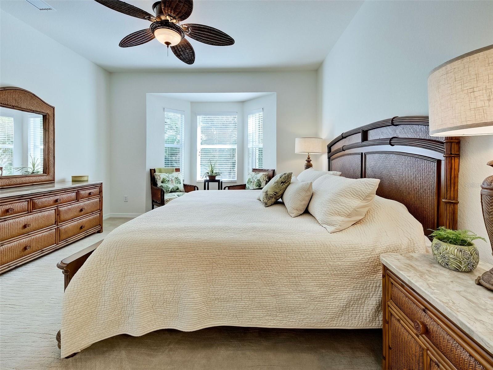 Image 17 of 51 For 209 Reclinata Circle