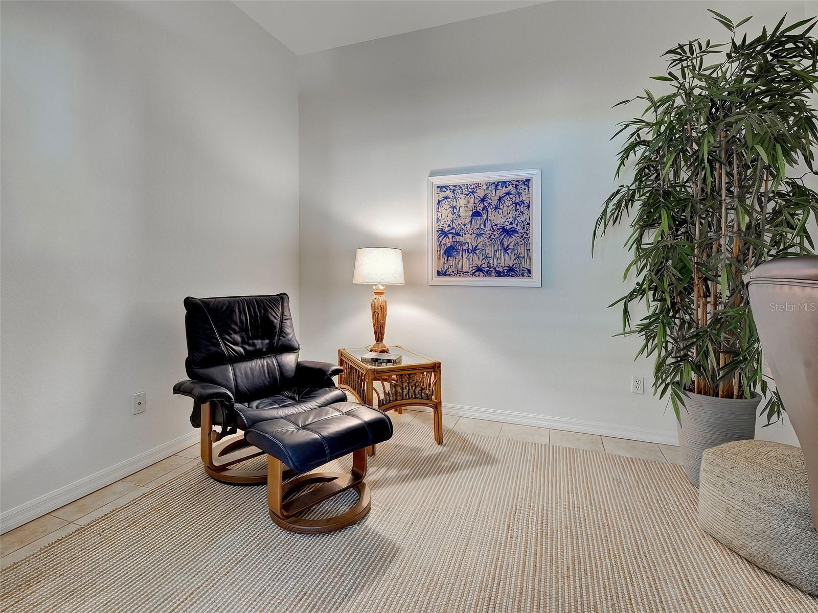 Image 25 of 51 For 209 Reclinata Circle