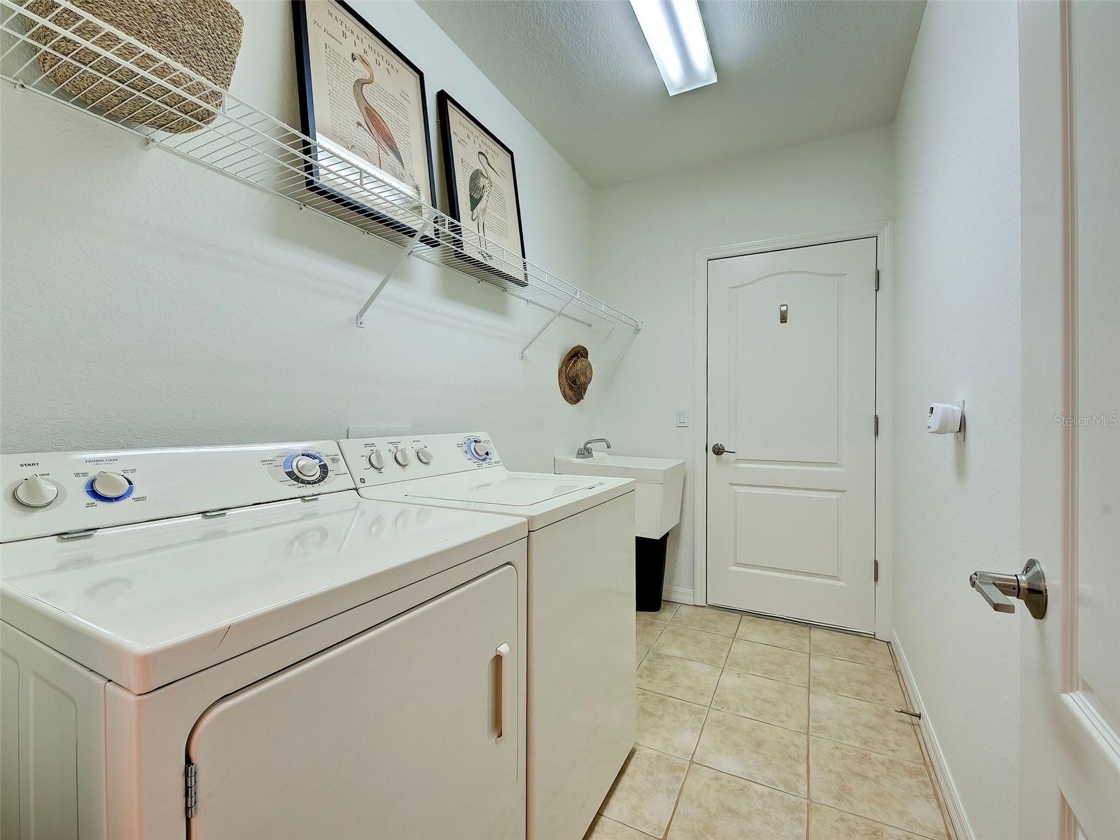 Image 28 of 51 For 209 Reclinata Circle