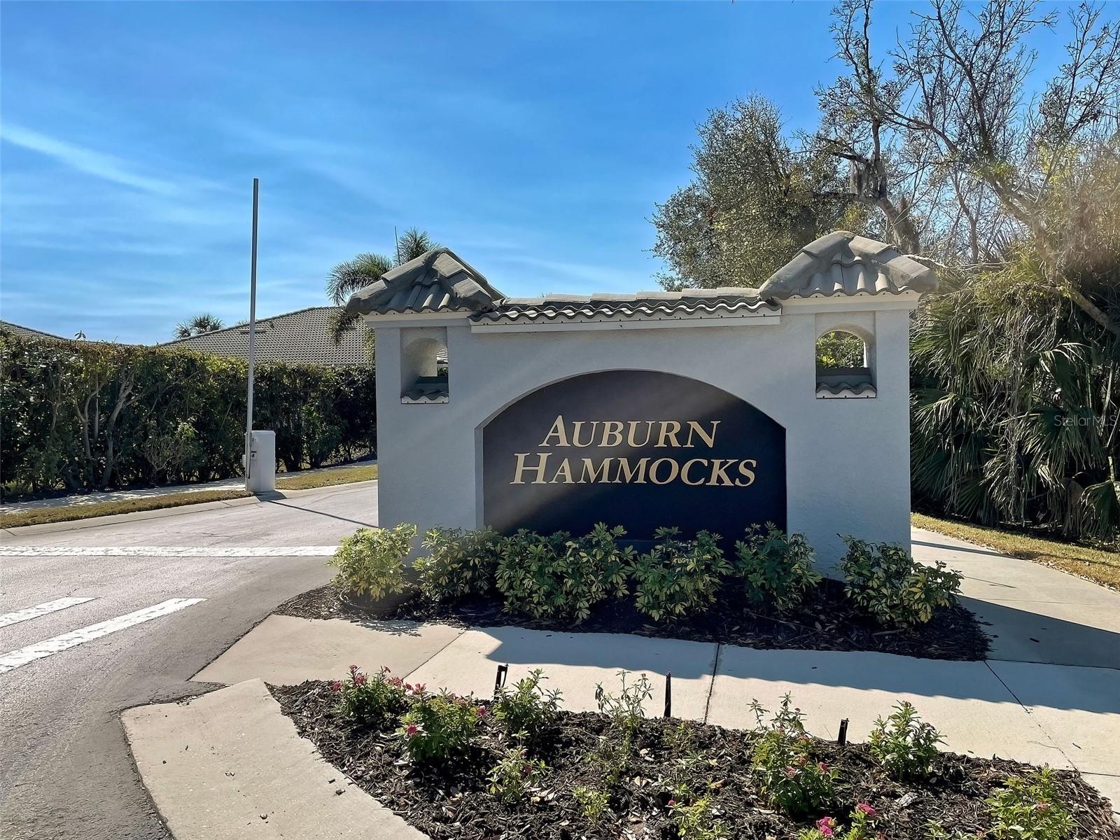 Image 32 of 51 For 209 Reclinata Circle