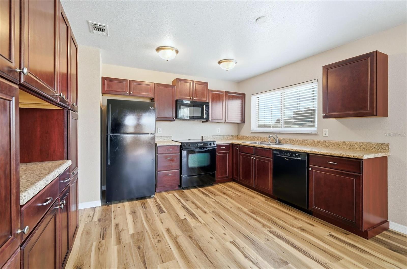 Image 12 of 33 For 4000 Pan American Boulevard