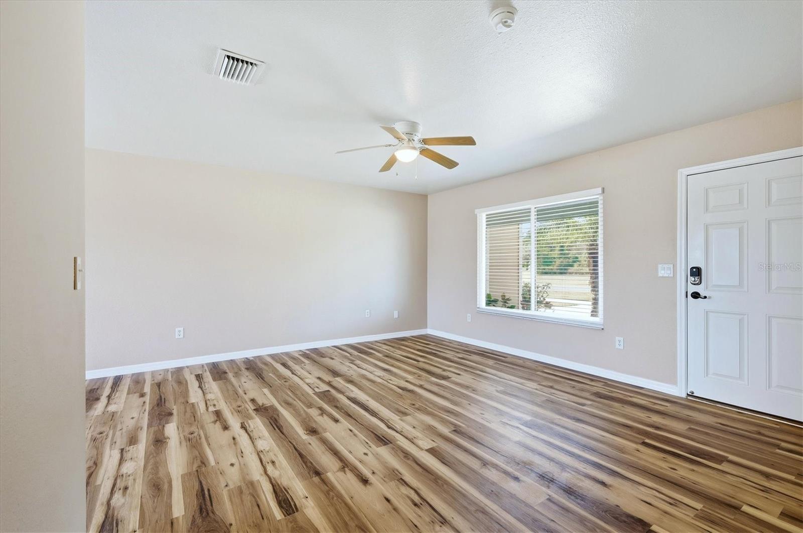 Image 4 of 33 For 4000 Pan American Boulevard