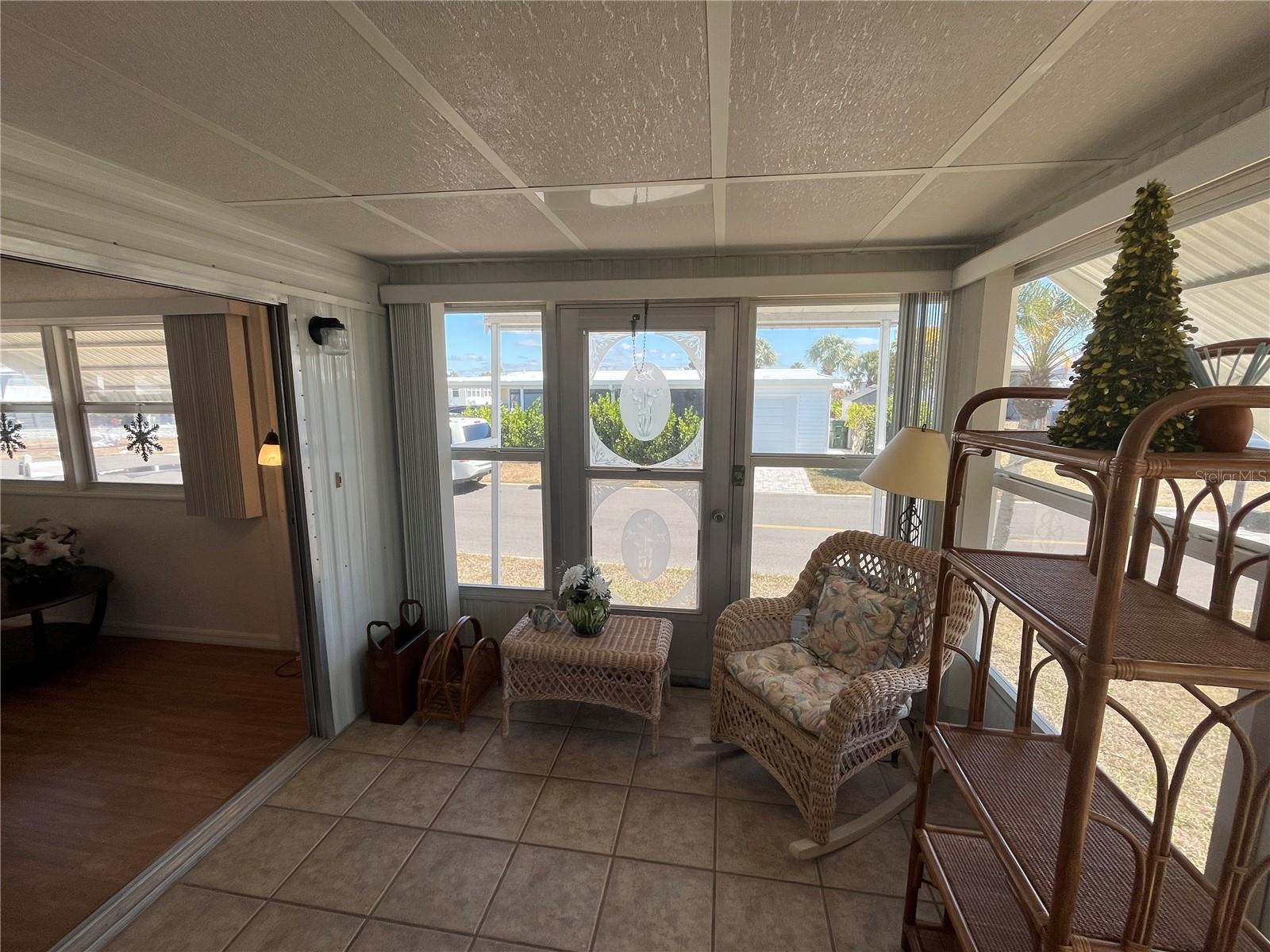 Image 12 of 38 For 828 Trento