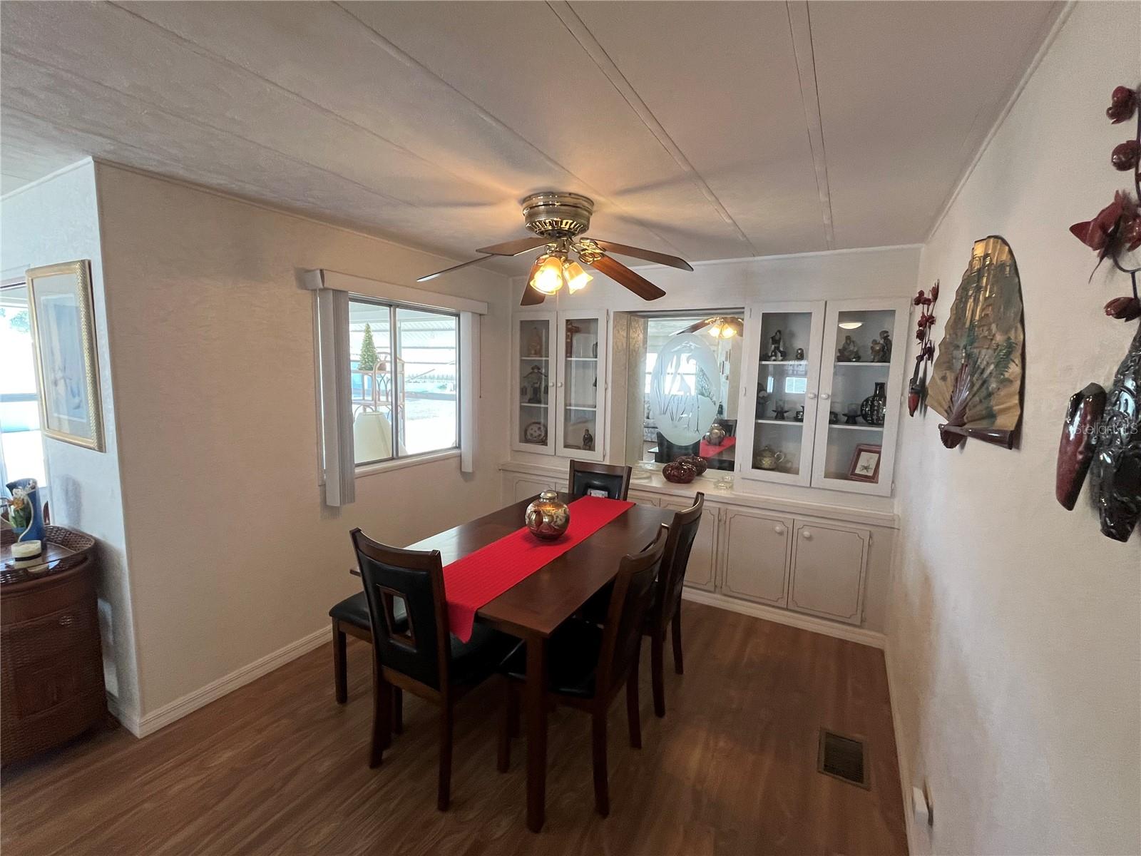 Image 14 of 38 For 828 Trento