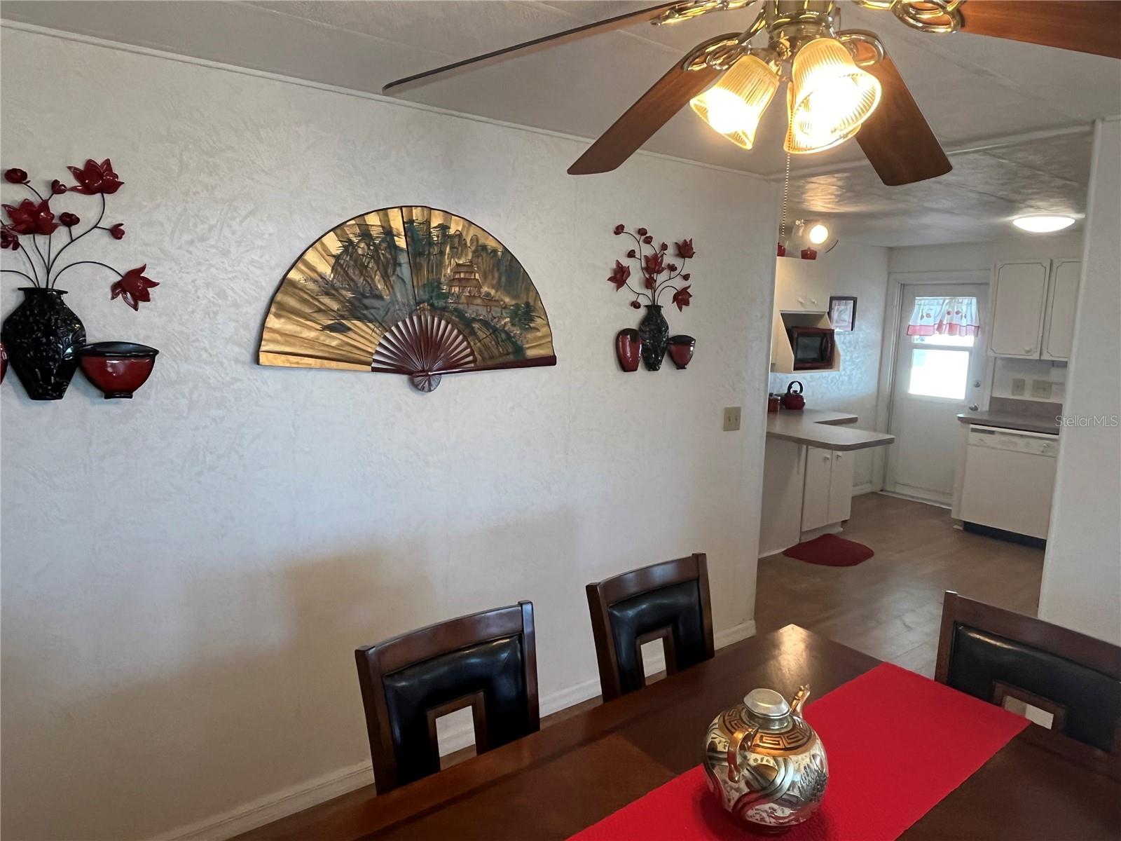 Image 16 of 38 For 828 Trento