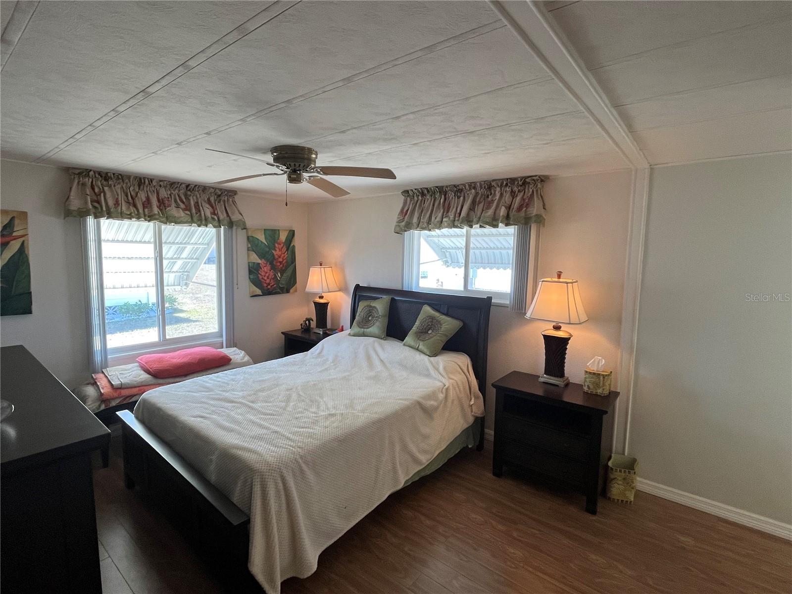 Image 26 of 38 For 828 Trento