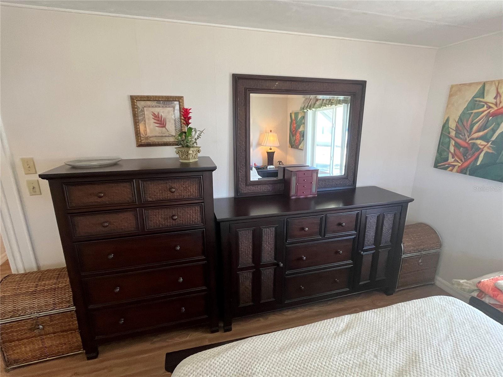 Image 28 of 38 For 828 Trento