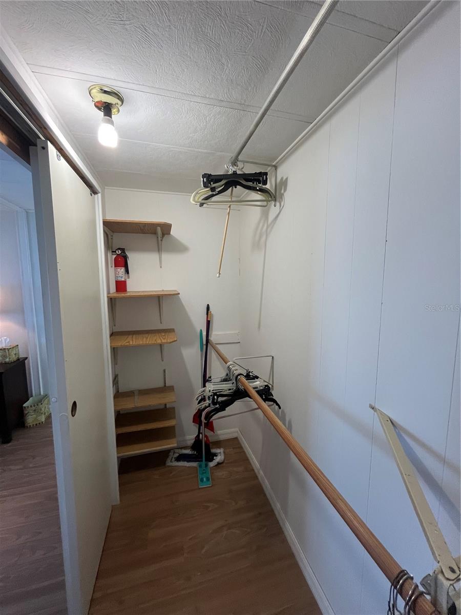 Image 32 of 38 For 828 Trento