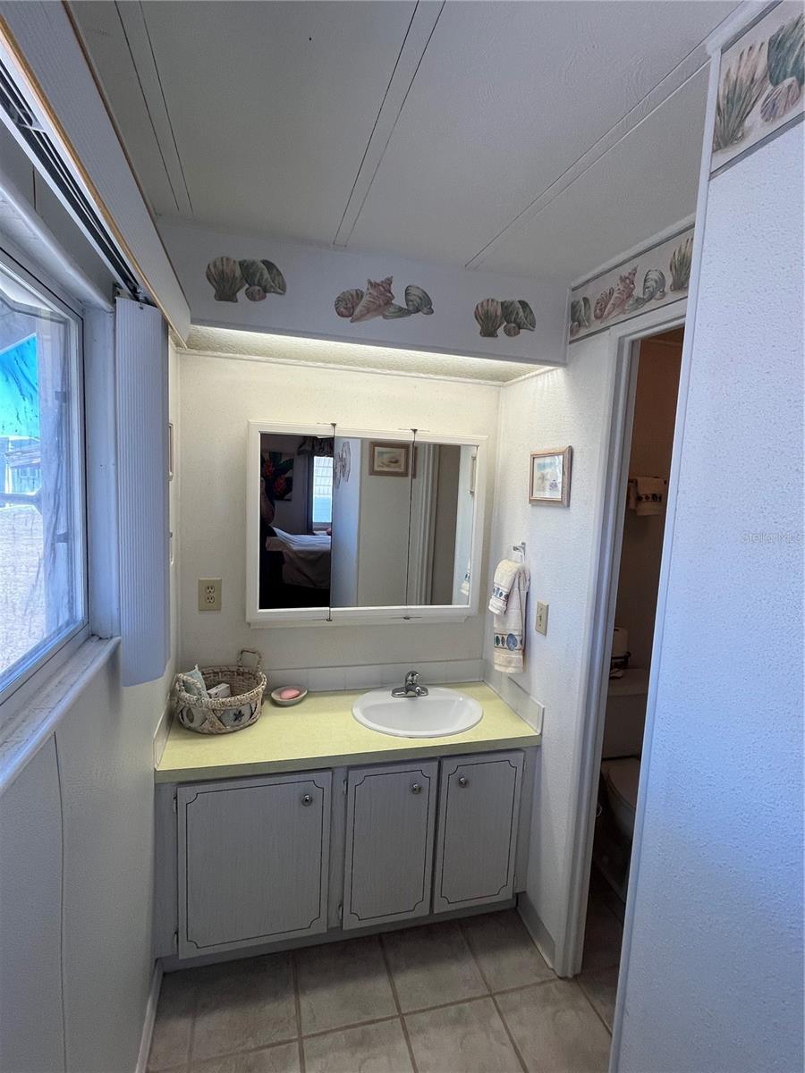 Image 33 of 38 For 828 Trento