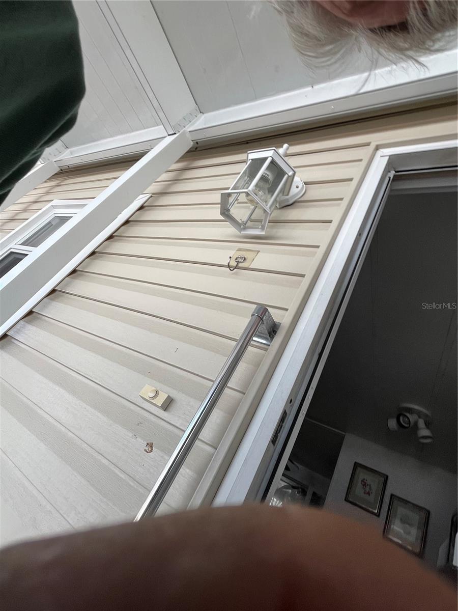 Image 35 of 38 For 828 Trento