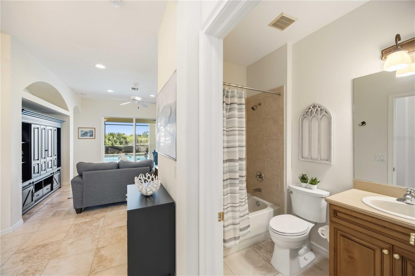 Image 31 of 92 For 126 Treviso Court