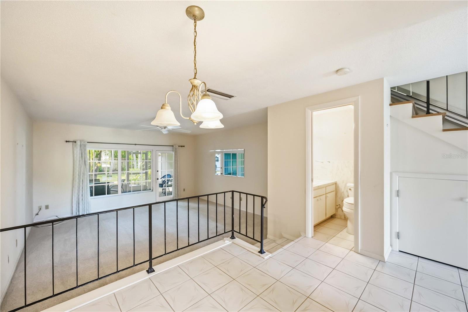 Image 11 of 61 For 709 Venice Avenue 709c