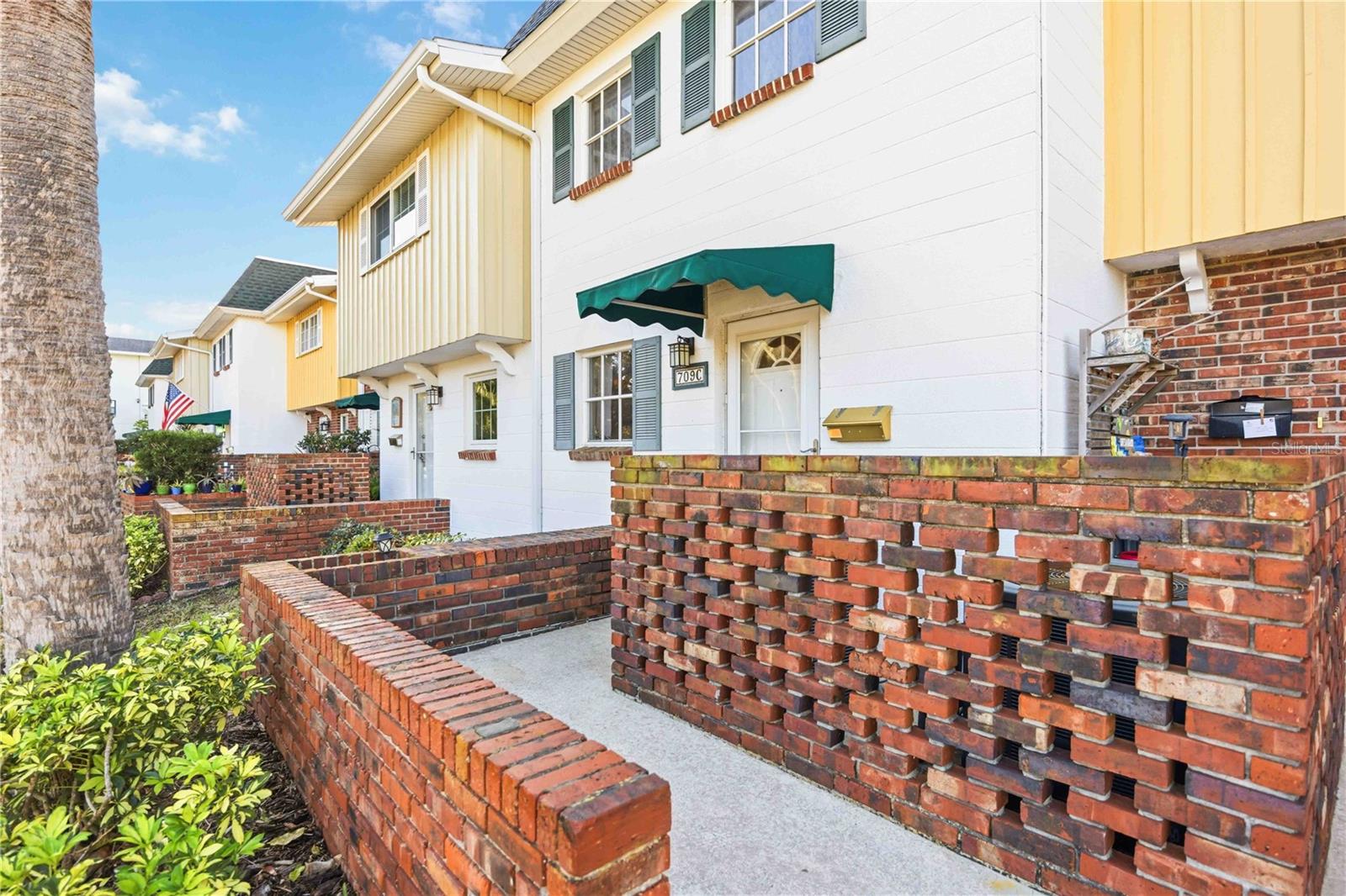 Image 2 of 61 For 709 Venice Avenue 709c