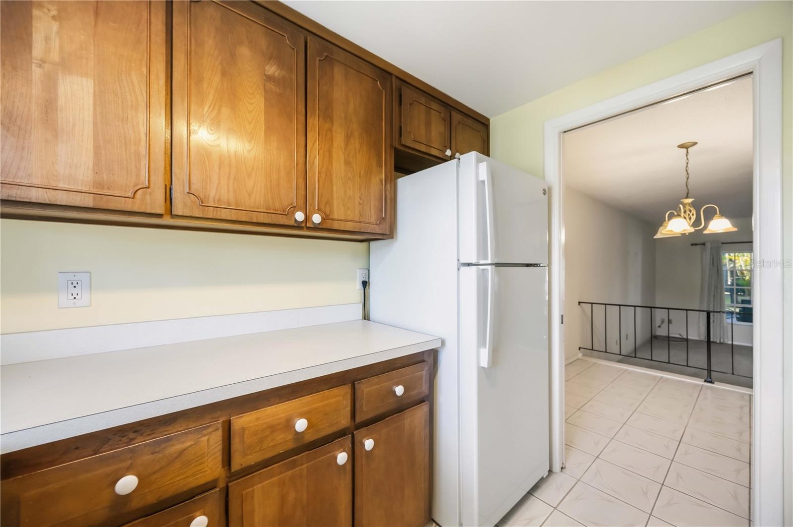 Image 22 of 61 For 709 Venice Avenue 709c