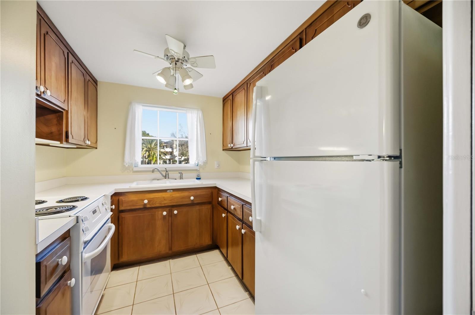 Image 23 of 61 For 709 Venice Avenue 709c