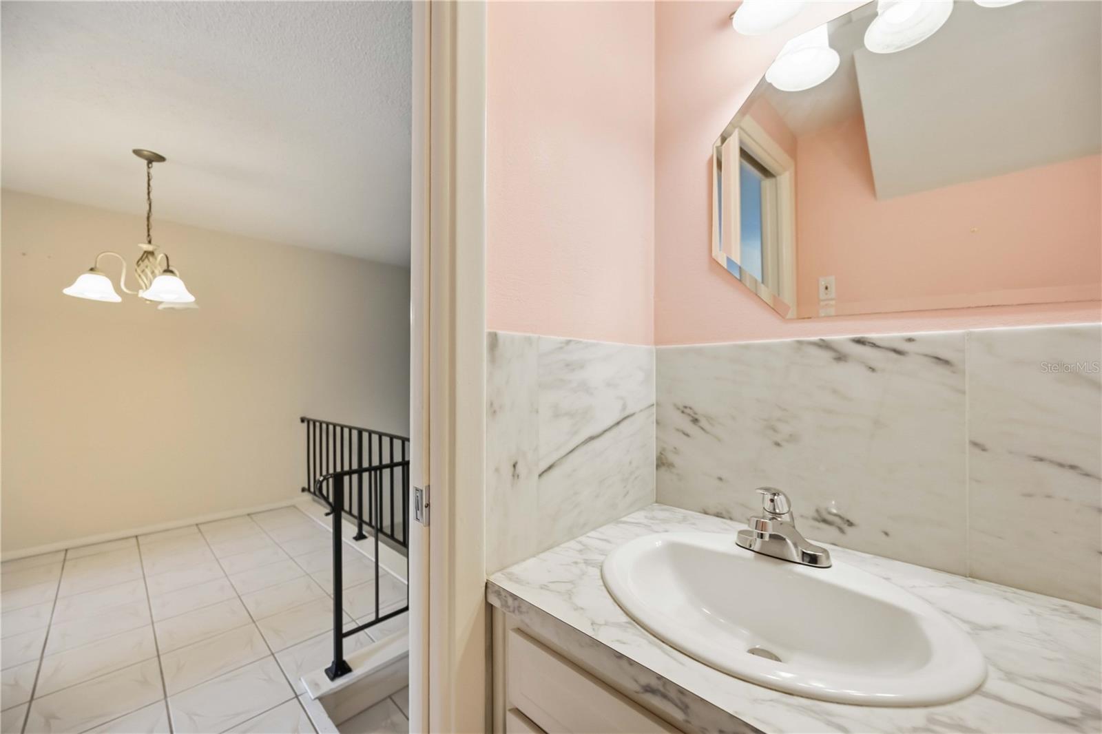 Image 25 of 61 For 709 Venice Avenue 709c