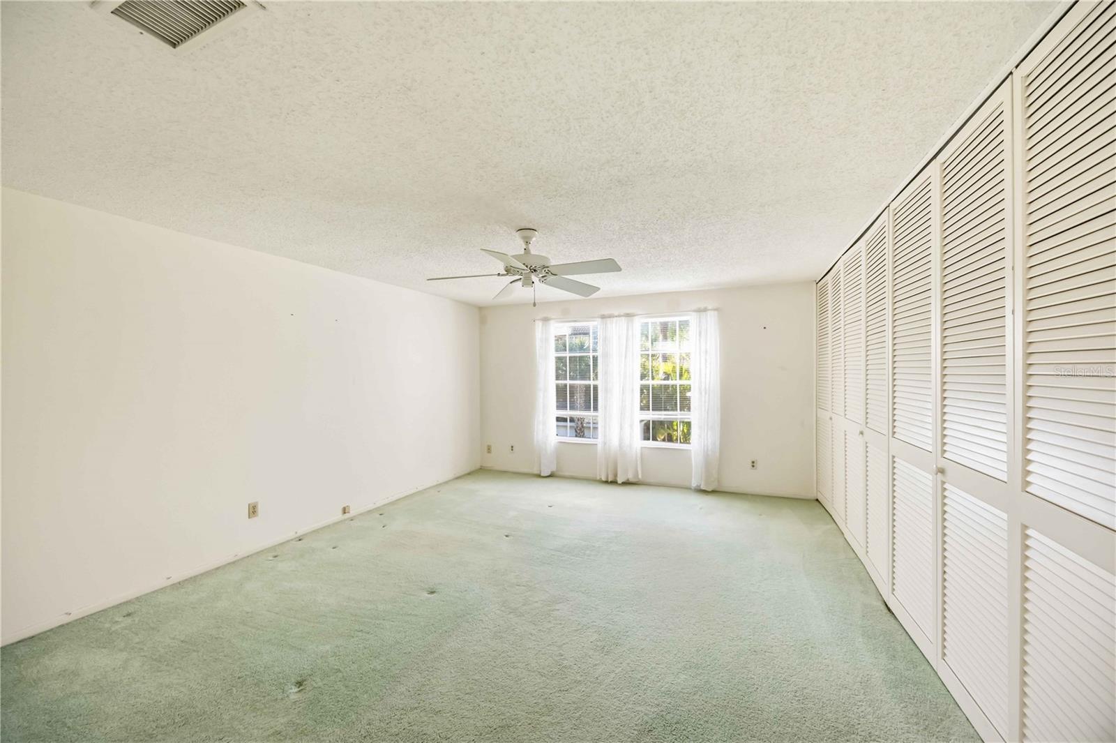 Image 26 of 61 For 709 Venice Avenue 709c