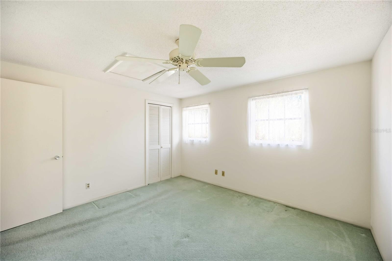 Image 31 of 61 For 709 Venice Avenue 709c