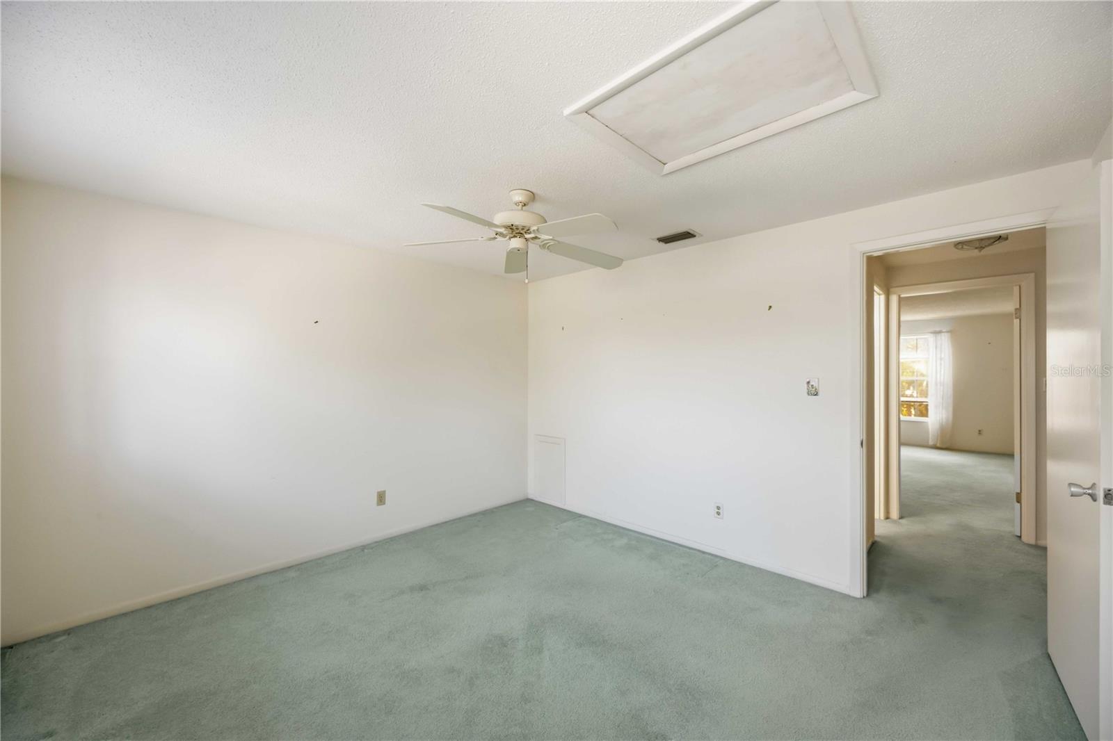 Image 33 of 61 For 709 Venice Avenue 709c