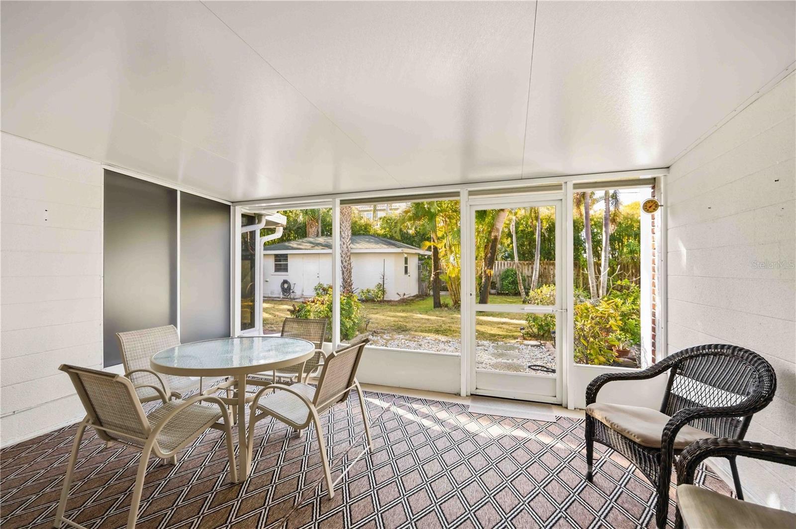 Image 35 of 61 For 709 Venice Avenue 709c