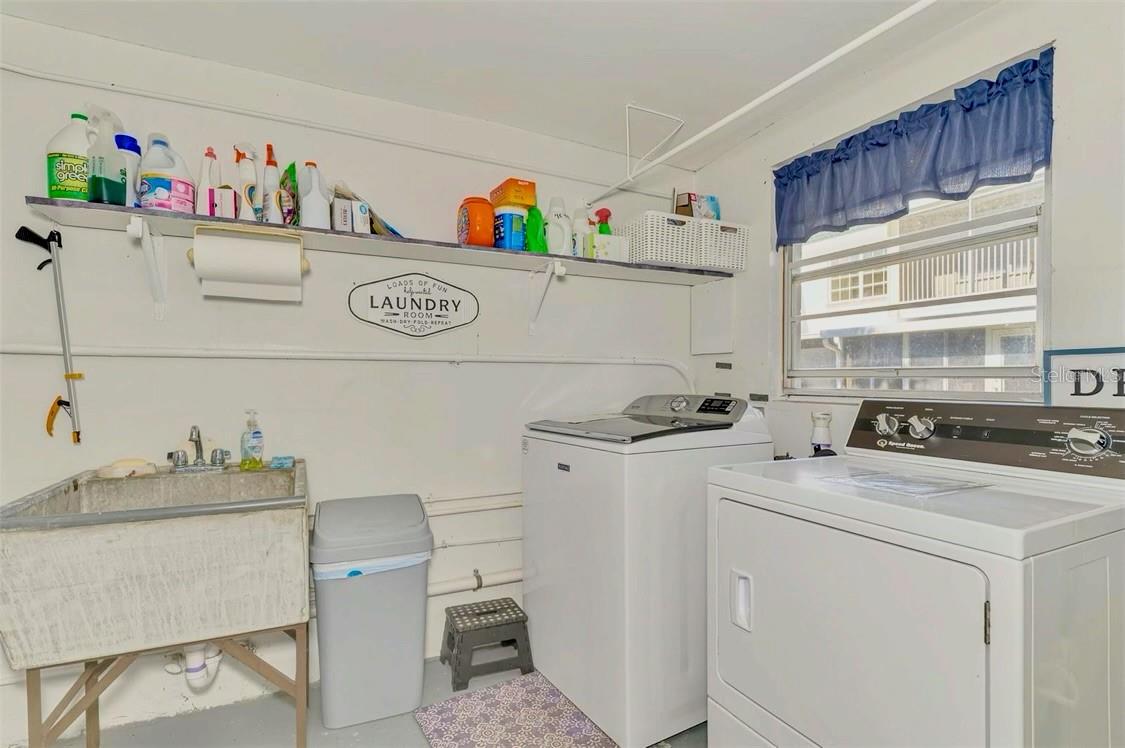 Image 40 of 61 For 709 Venice Avenue 709c