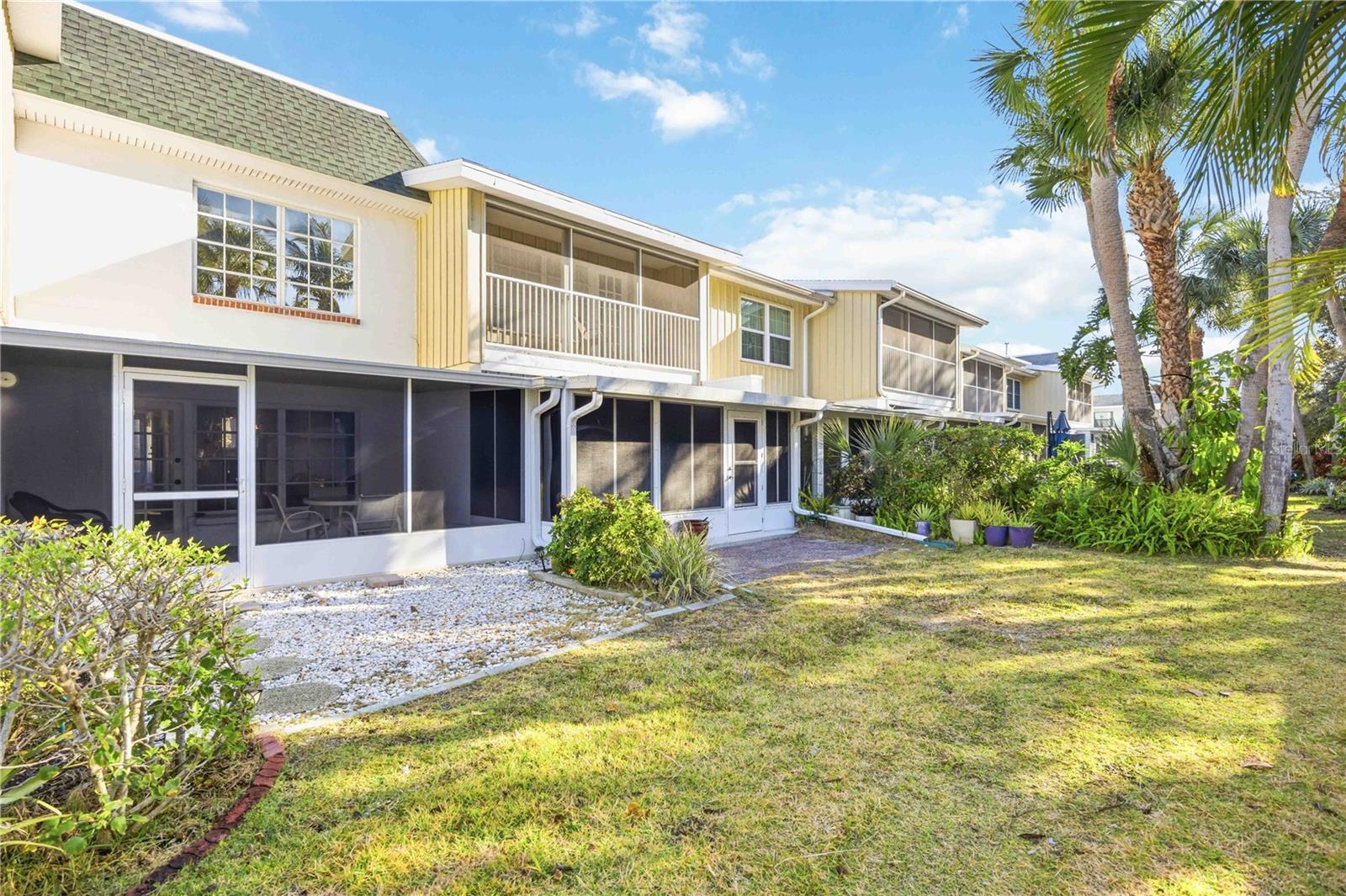 Image 42 of 61 For 709 Venice Avenue 709c