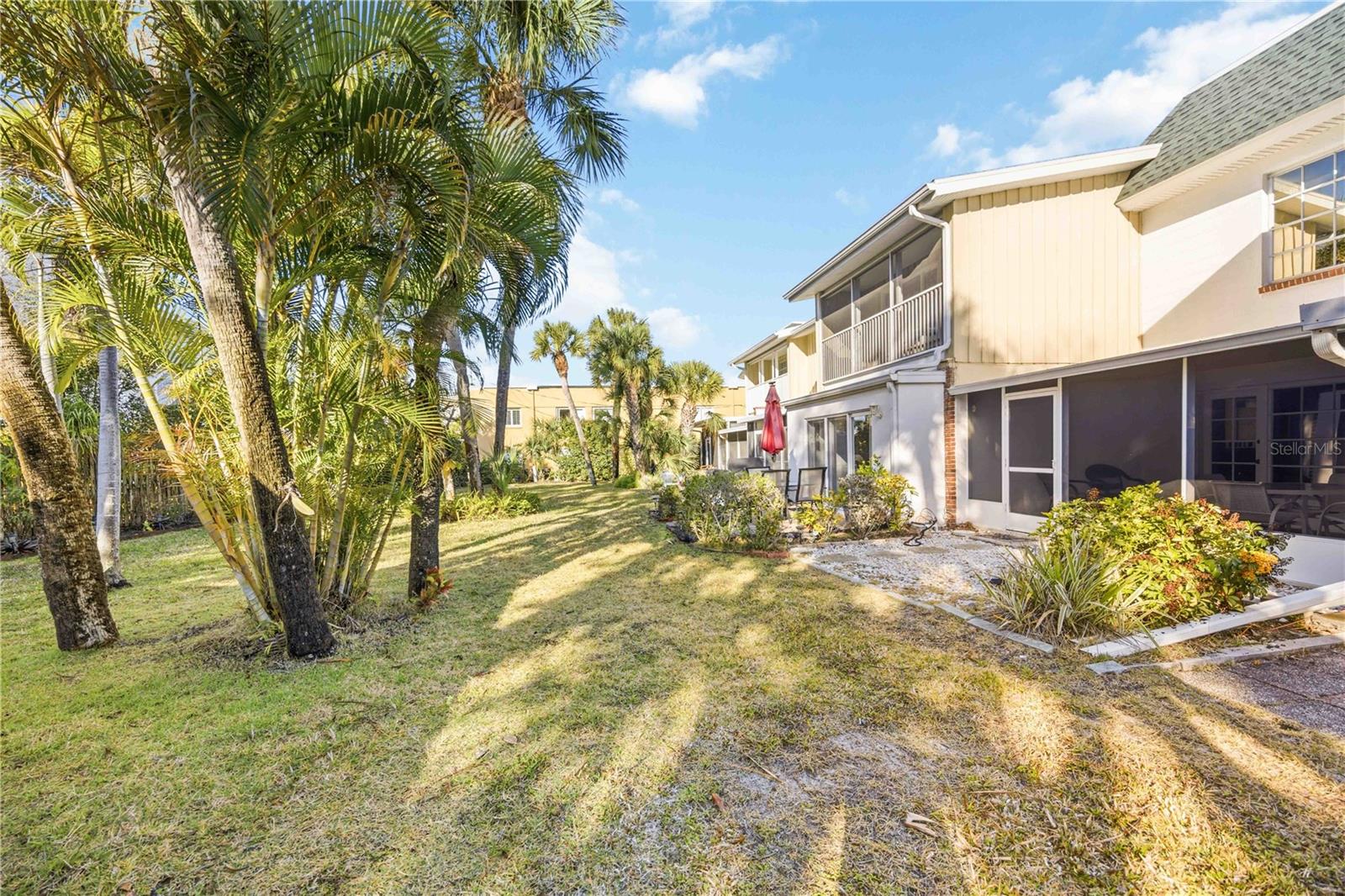 Image 44 of 61 For 709 Venice Avenue 709c