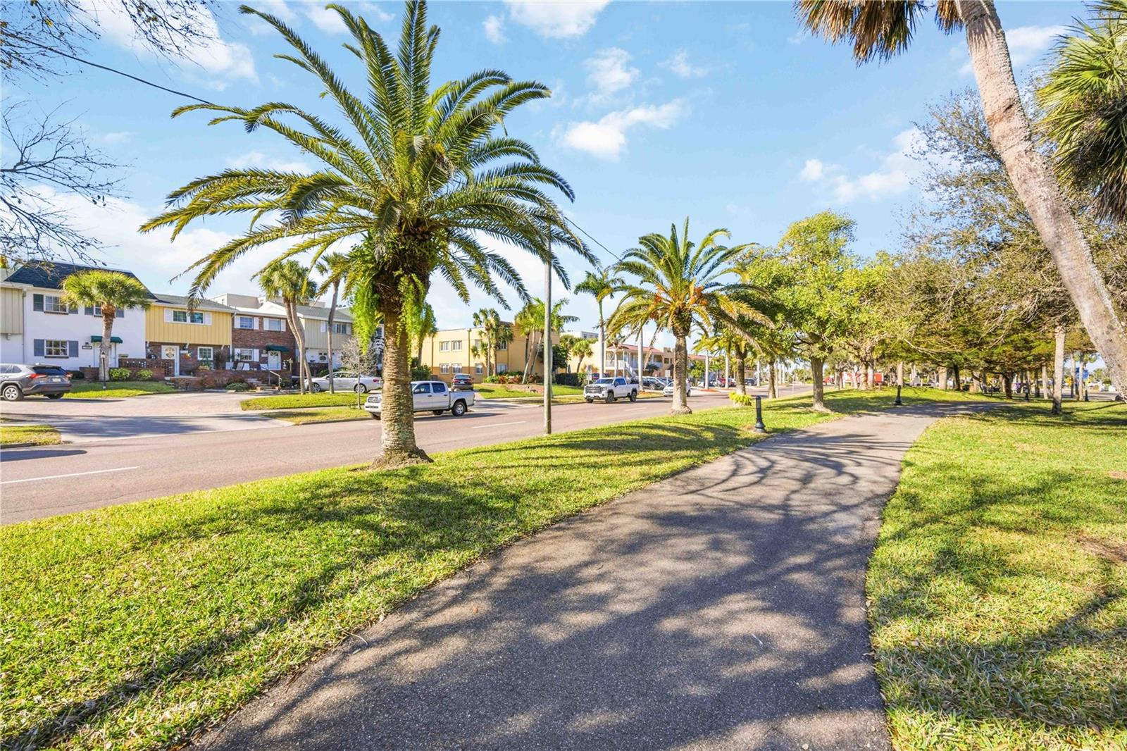 Image 48 of 61 For 709 Venice Avenue 709c