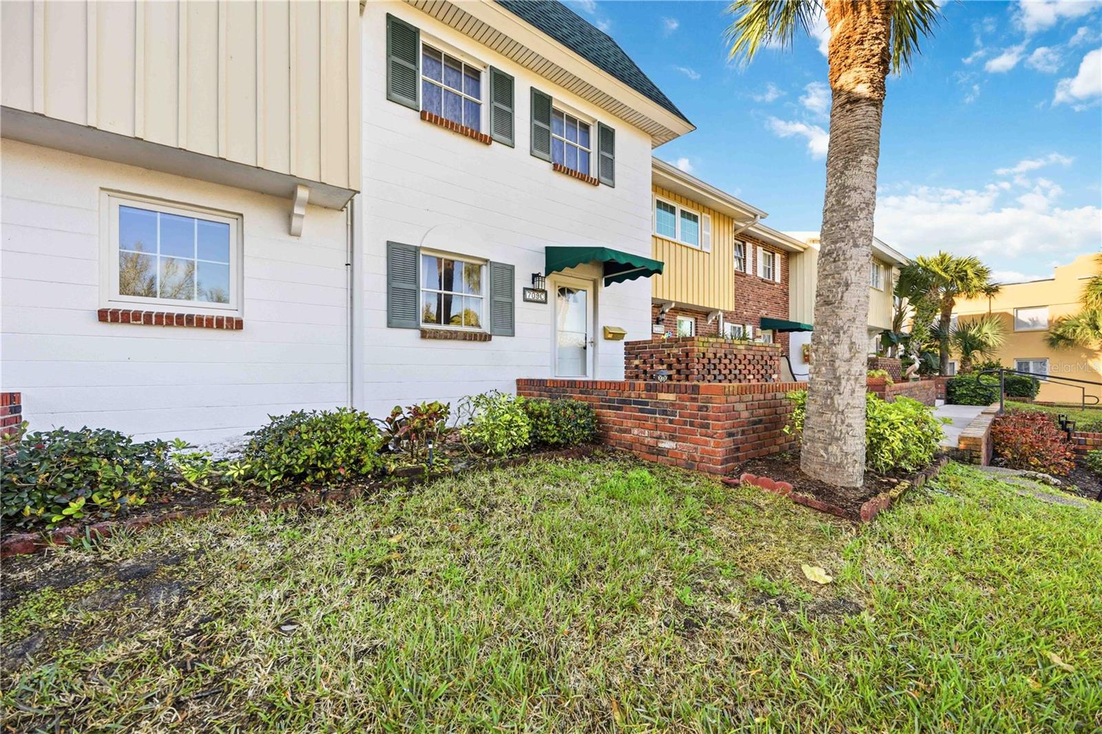 Image 5 of 61 For 709 Venice Avenue 709c