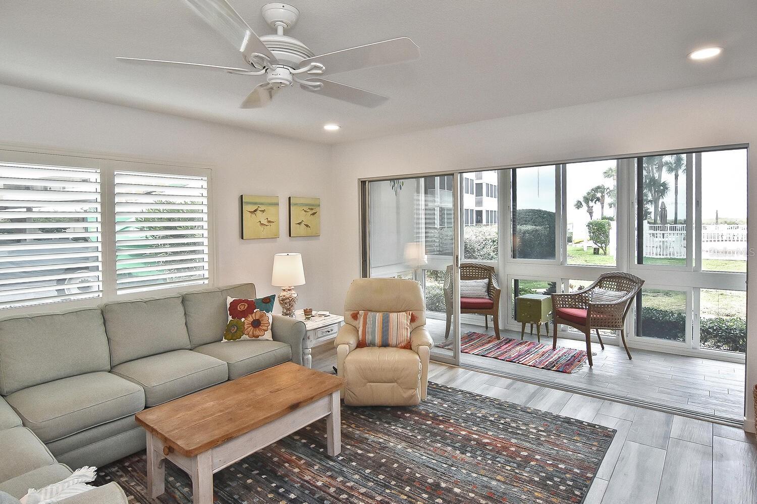 Image 35 of 60 For 1200 Tarpon Center Drive 108