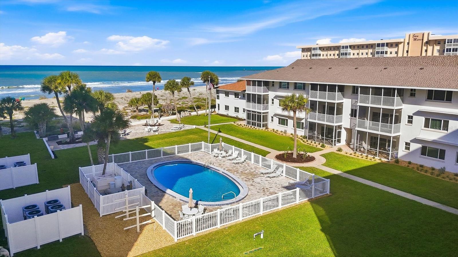 Image 46 of 60 For 1200 Tarpon Center Drive 108