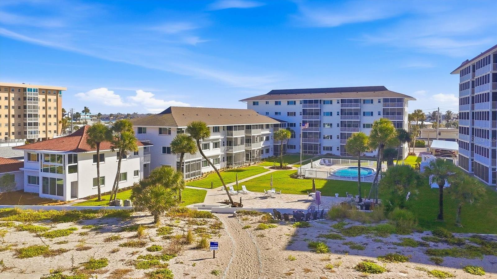 Image 49 of 60 For 1200 Tarpon Center Drive 108