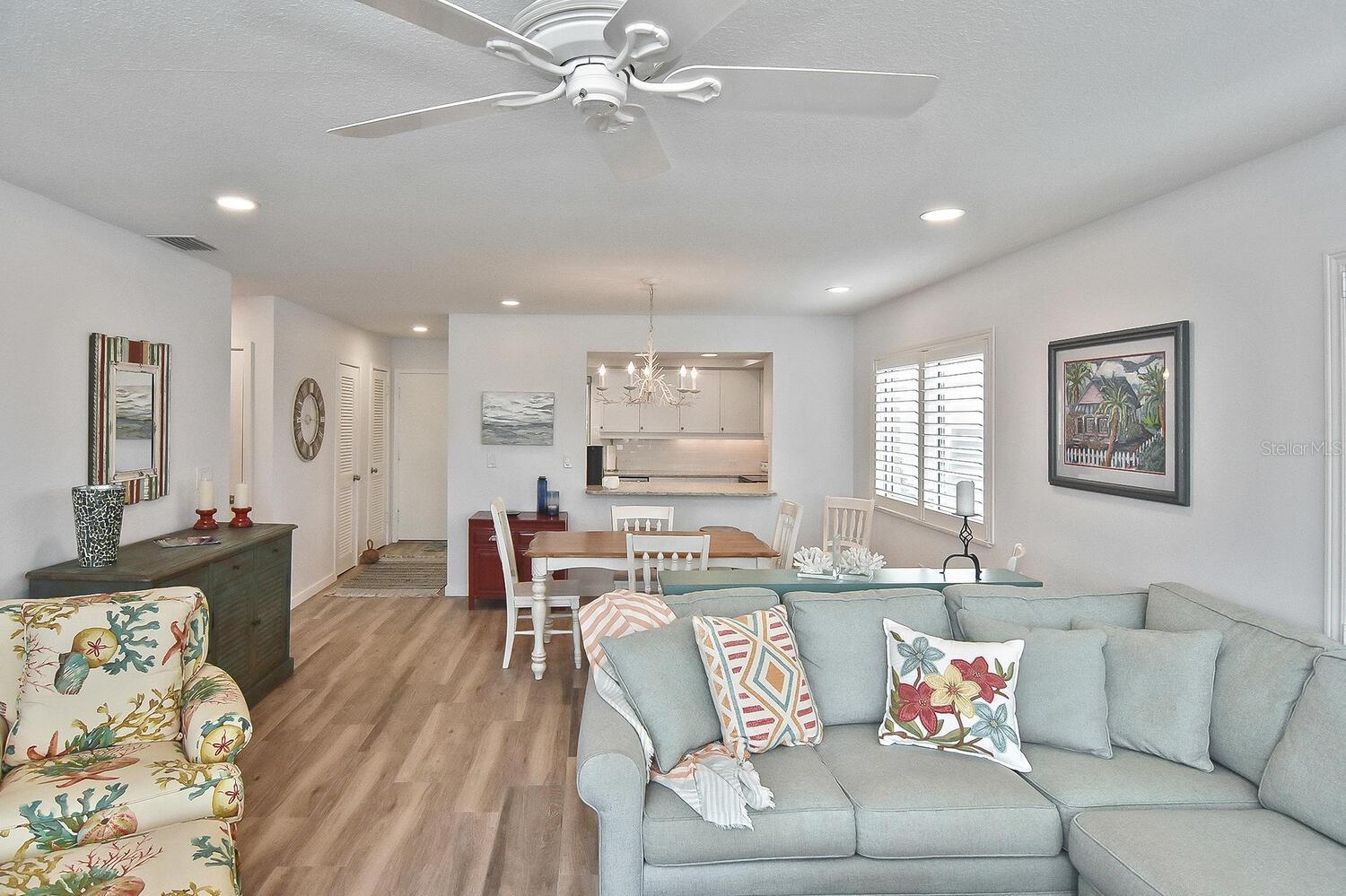 Image 6 of 60 For 1200 Tarpon Center Drive 108