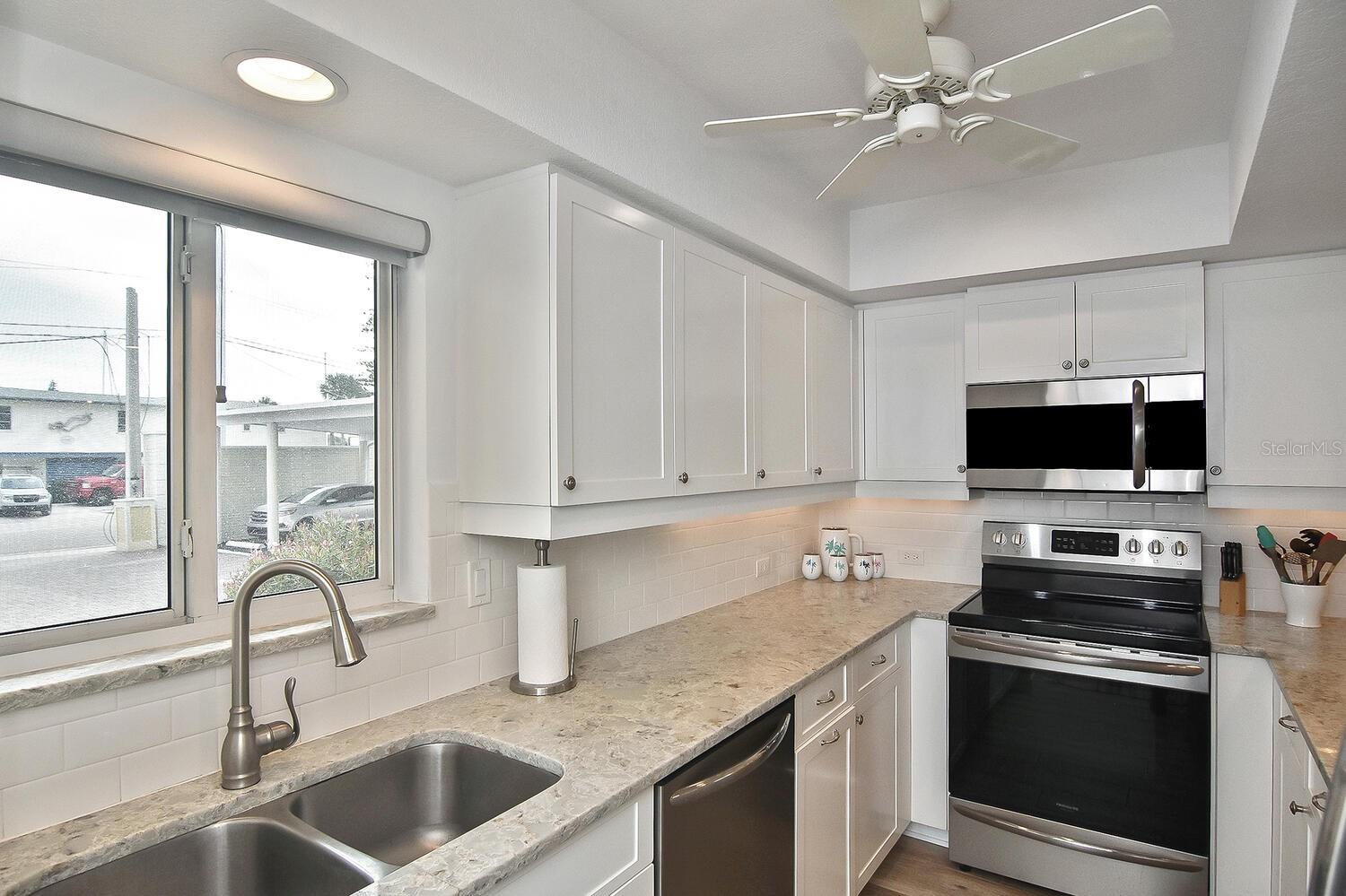 Image 9 of 60 For 1200 Tarpon Center Drive 108