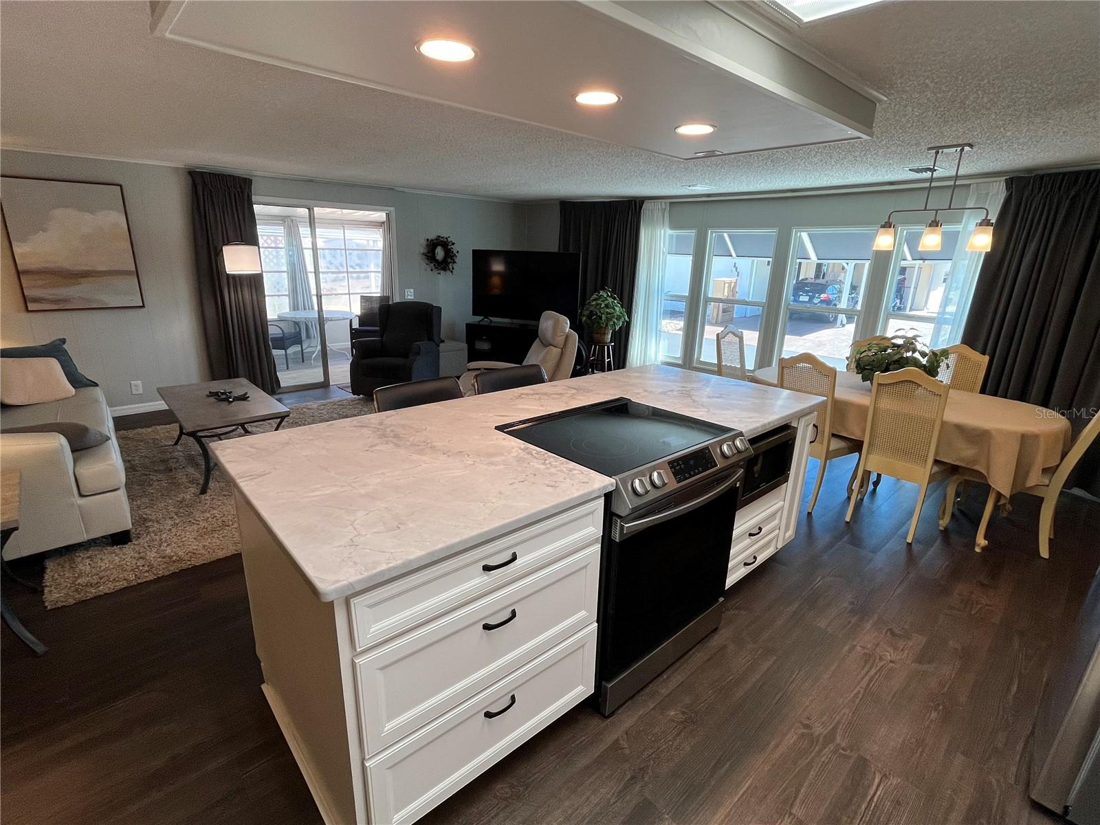 Image 14 of 40 For 837 Jolanda Circle