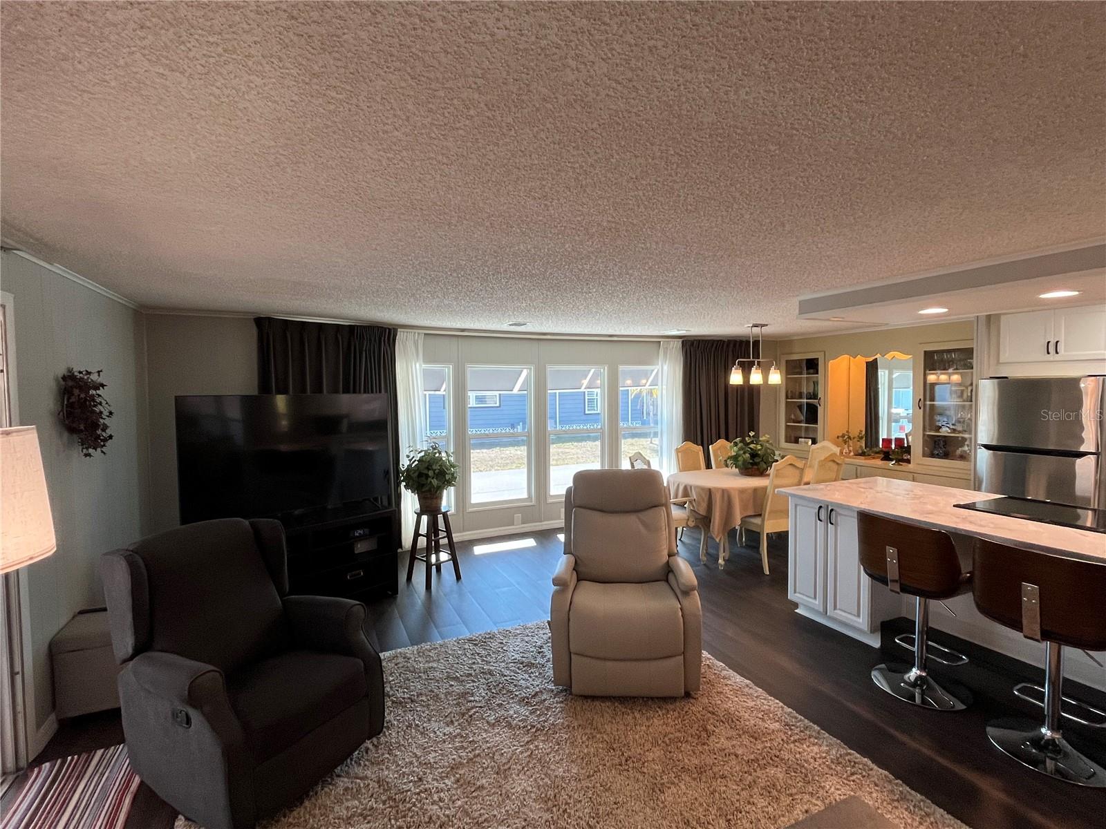 Image 21 of 40 For 837 Jolanda Circle