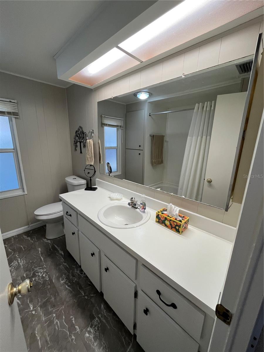 Image 29 of 40 For 837 Jolanda Circle