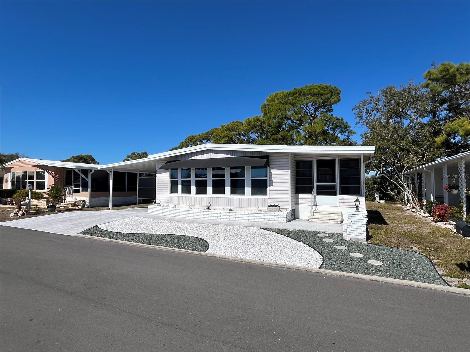 Image 3 of 40 For 837 Jolanda Circle