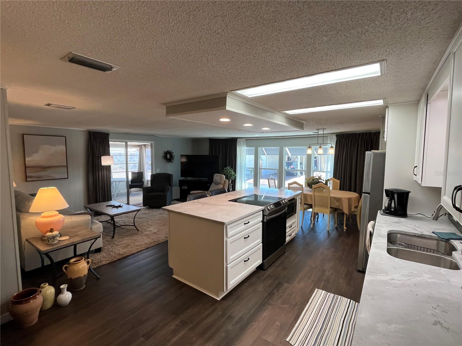 Image 9 of 40 For 837 Jolanda Circle