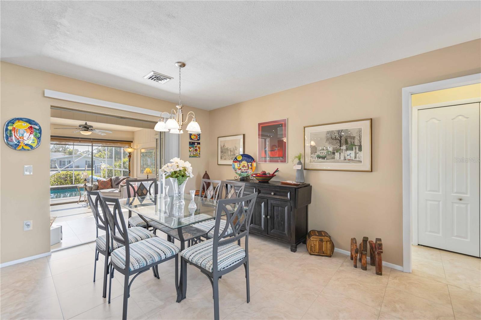 Image 10 of 75 For 1940 Greenlawn Drive