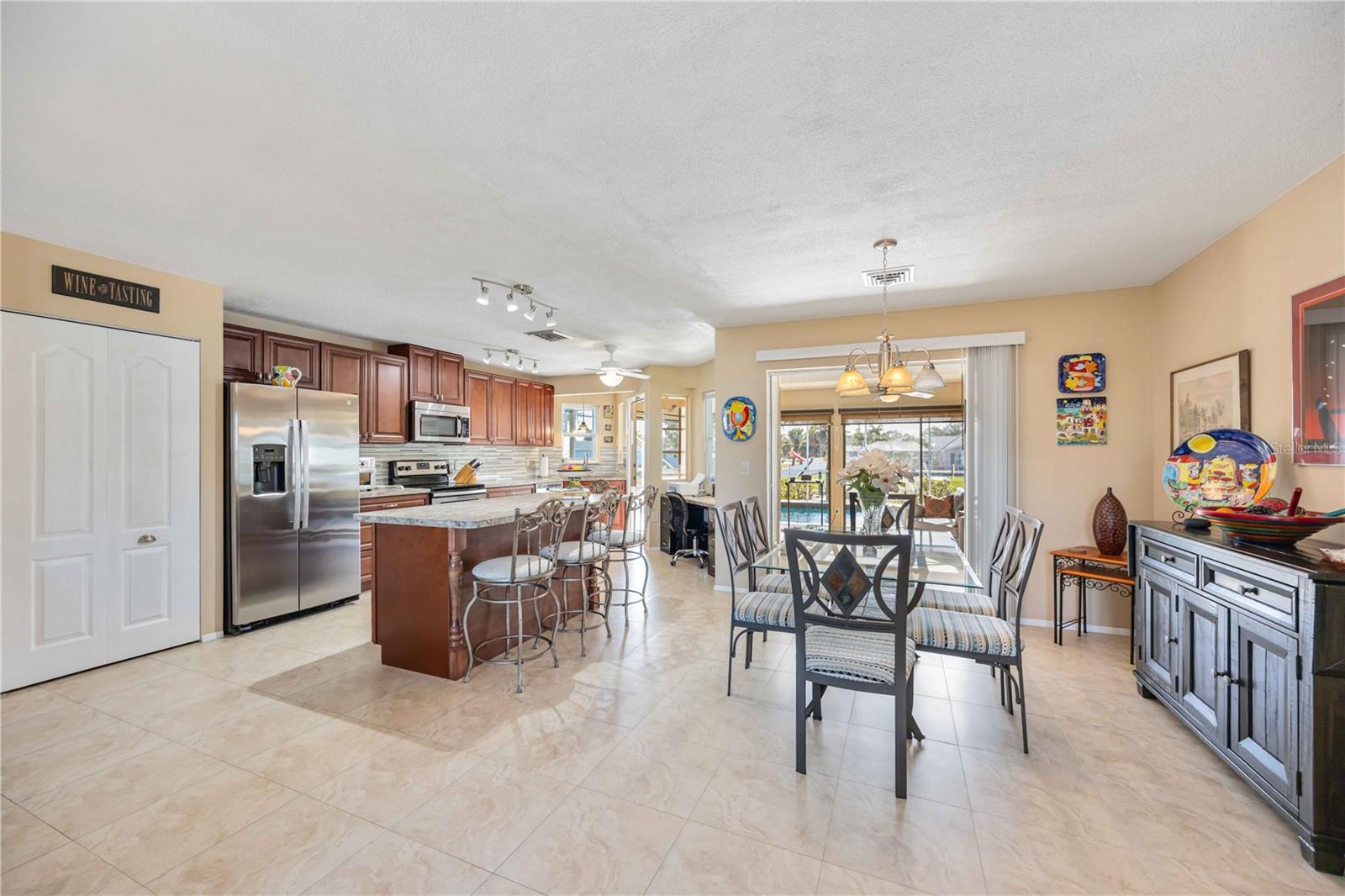 Image 11 of 75 For 1940 Greenlawn Drive