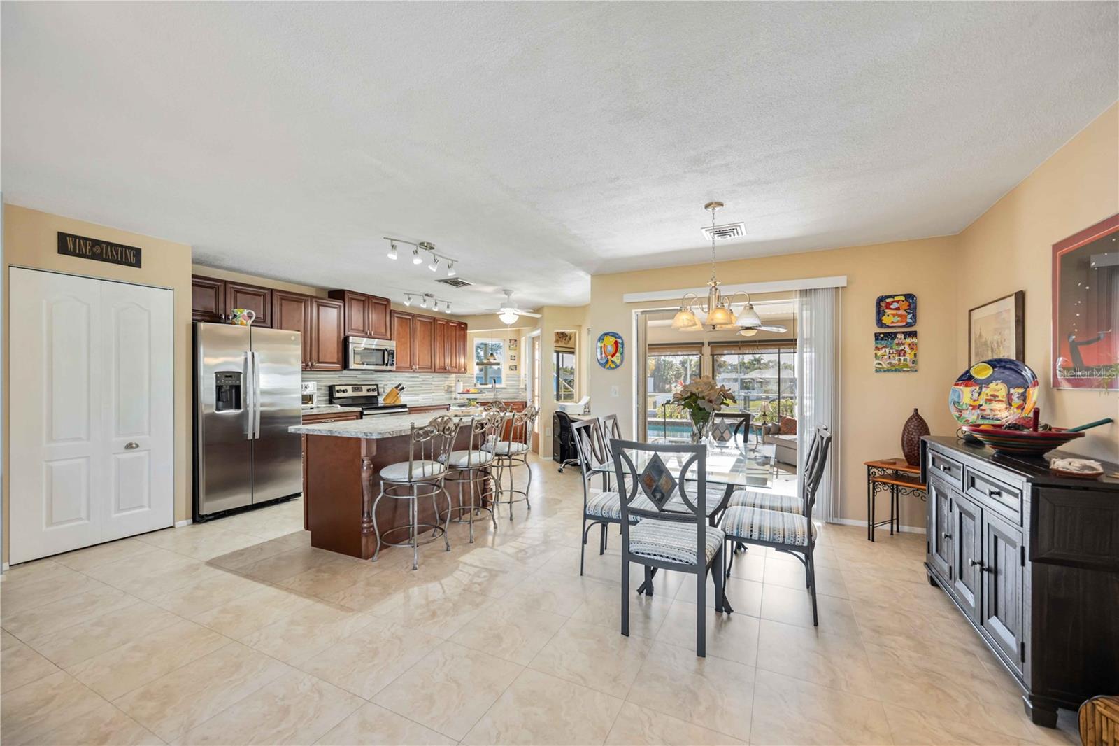 Image 13 of 75 For 1940 Greenlawn Drive