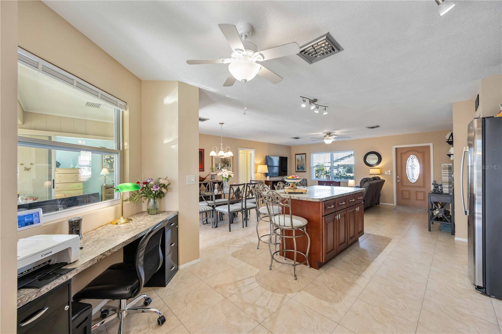 Image 18 of 75 For 1940 Greenlawn Drive