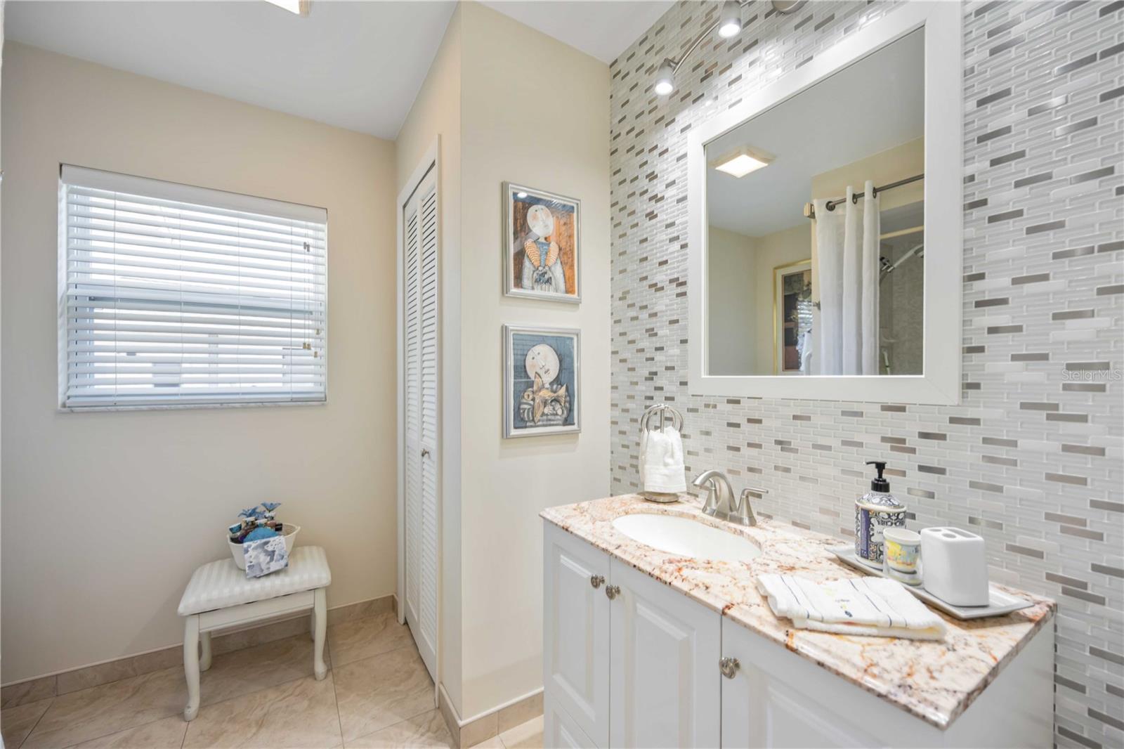 Image 21 of 75 For 1940 Greenlawn Drive