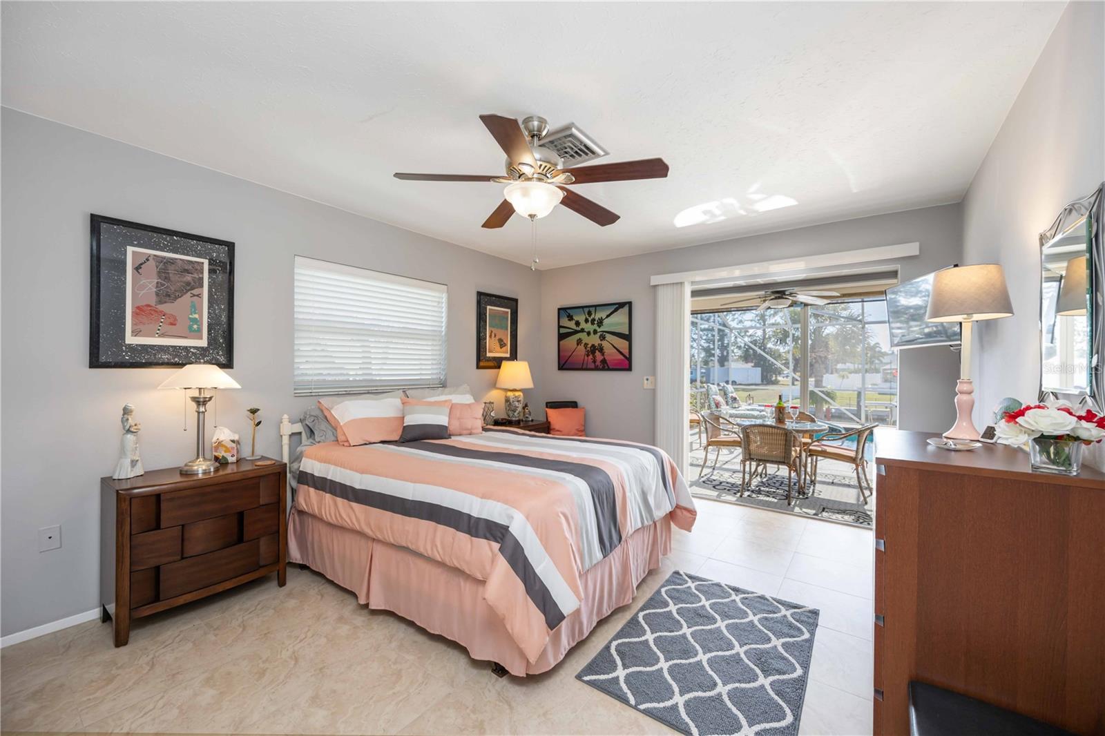 Image 24 of 75 For 1940 Greenlawn Drive