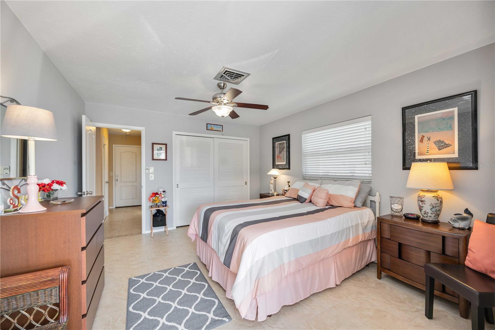 Image 25 of 75 For 1940 Greenlawn Drive