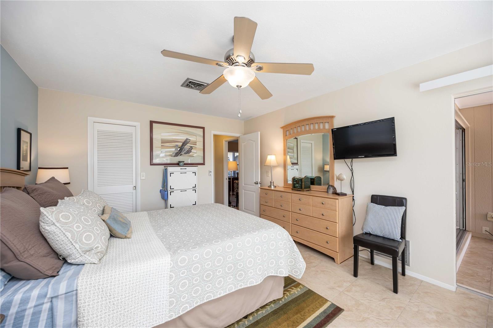 Image 30 of 75 For 1940 Greenlawn Drive